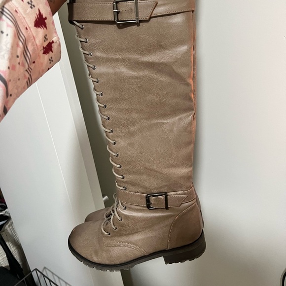 Thigh high boots - Picture 2 of 3